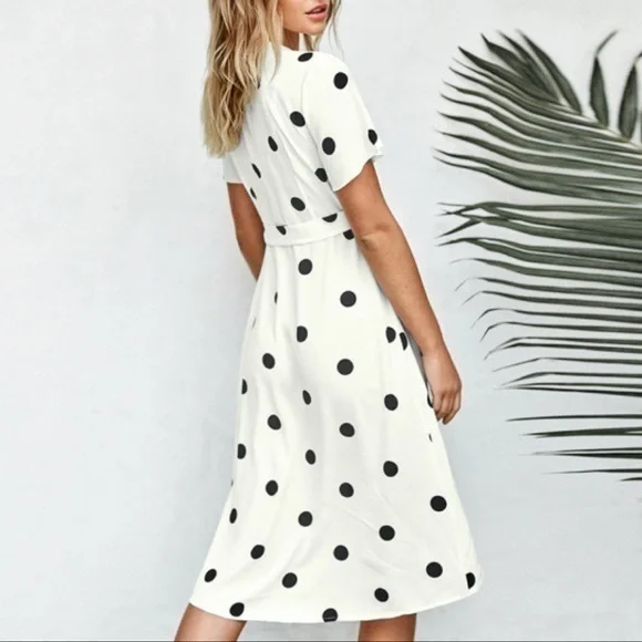 ⚫️‼️NWT‼️”CUPSHE” Black/White Polka Dot Wrap Dress - Picture 2 of 5